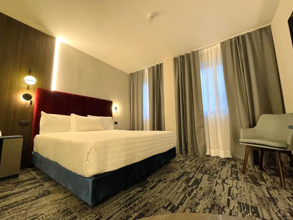 Mercure Leonardo da Vinci Rome Airport Fiumicino Esterno foto