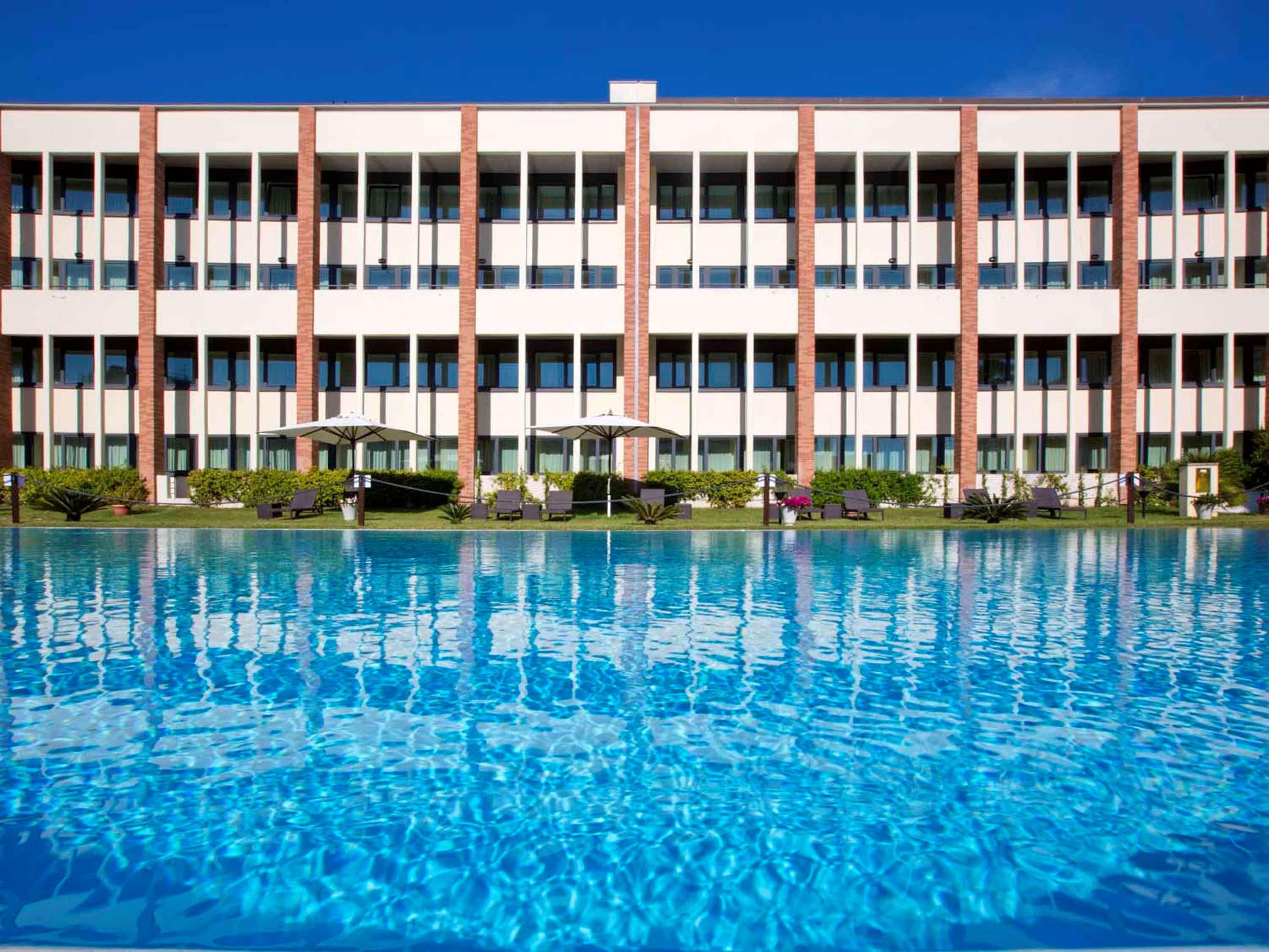Mercure Leonardo da Vinci Rome Airport Fiumicino Esterno foto