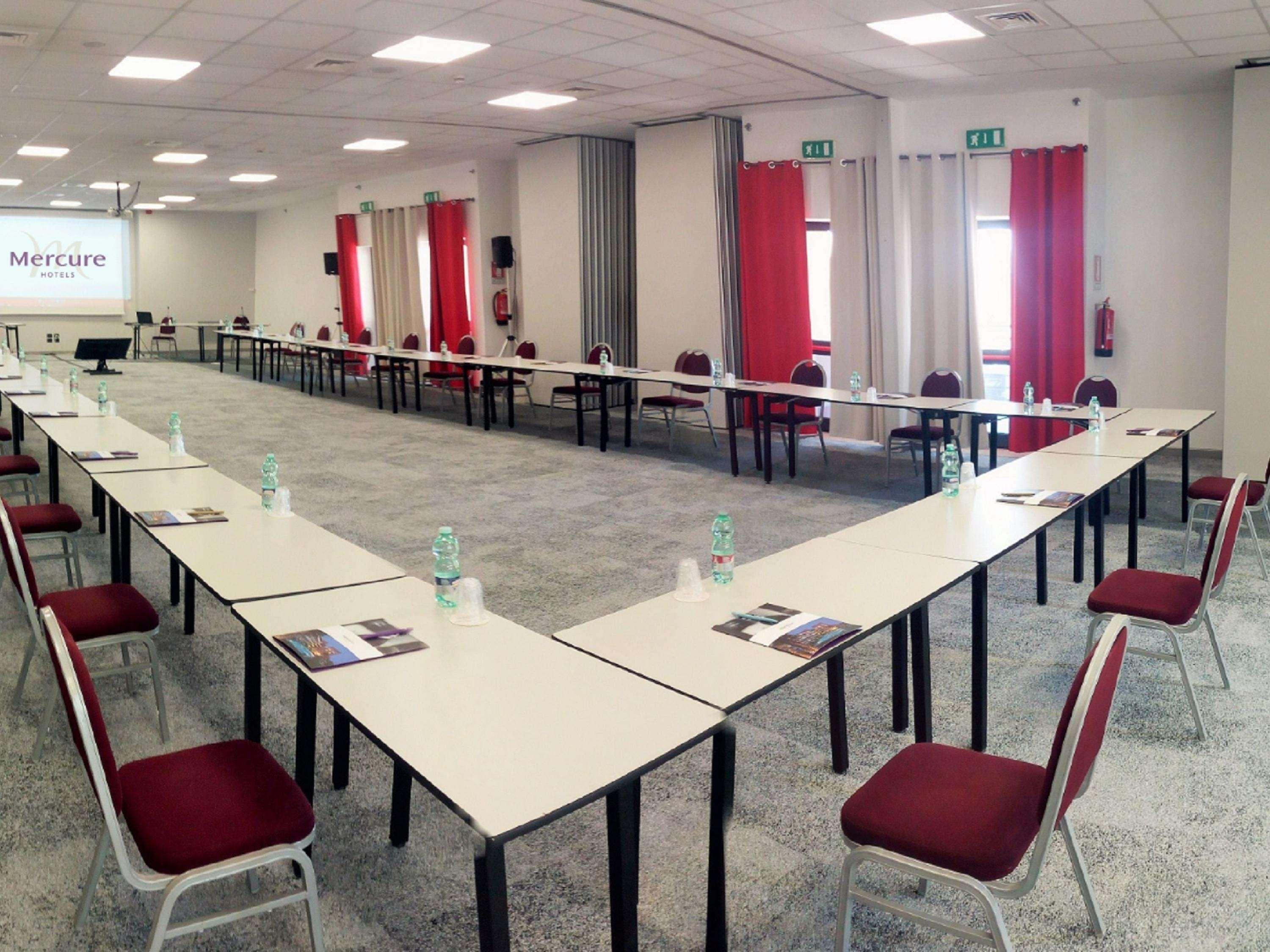 Mercure Leonardo da Vinci Rome Airport Fiumicino Esterno foto