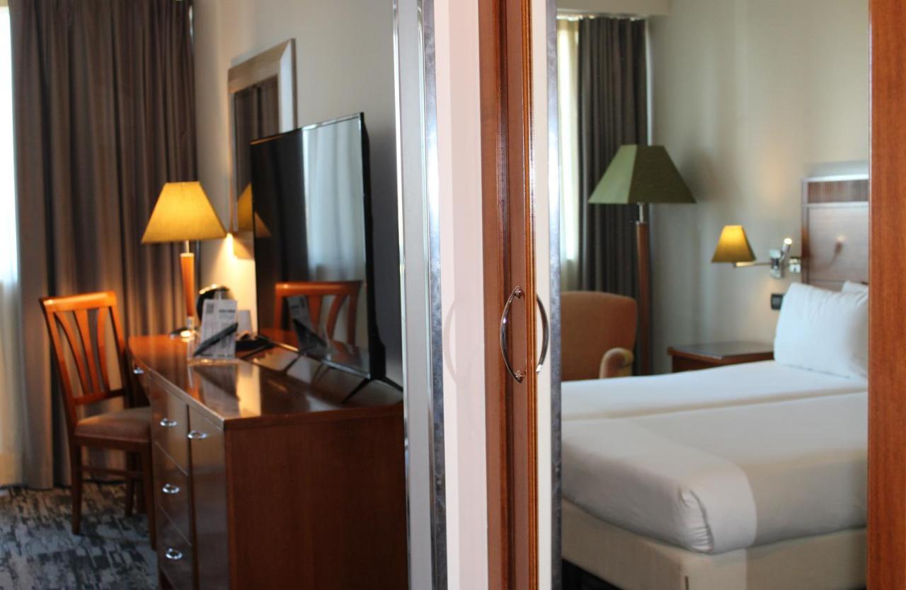 Mercure Leonardo da Vinci Rome Airport Fiumicino Esterno foto