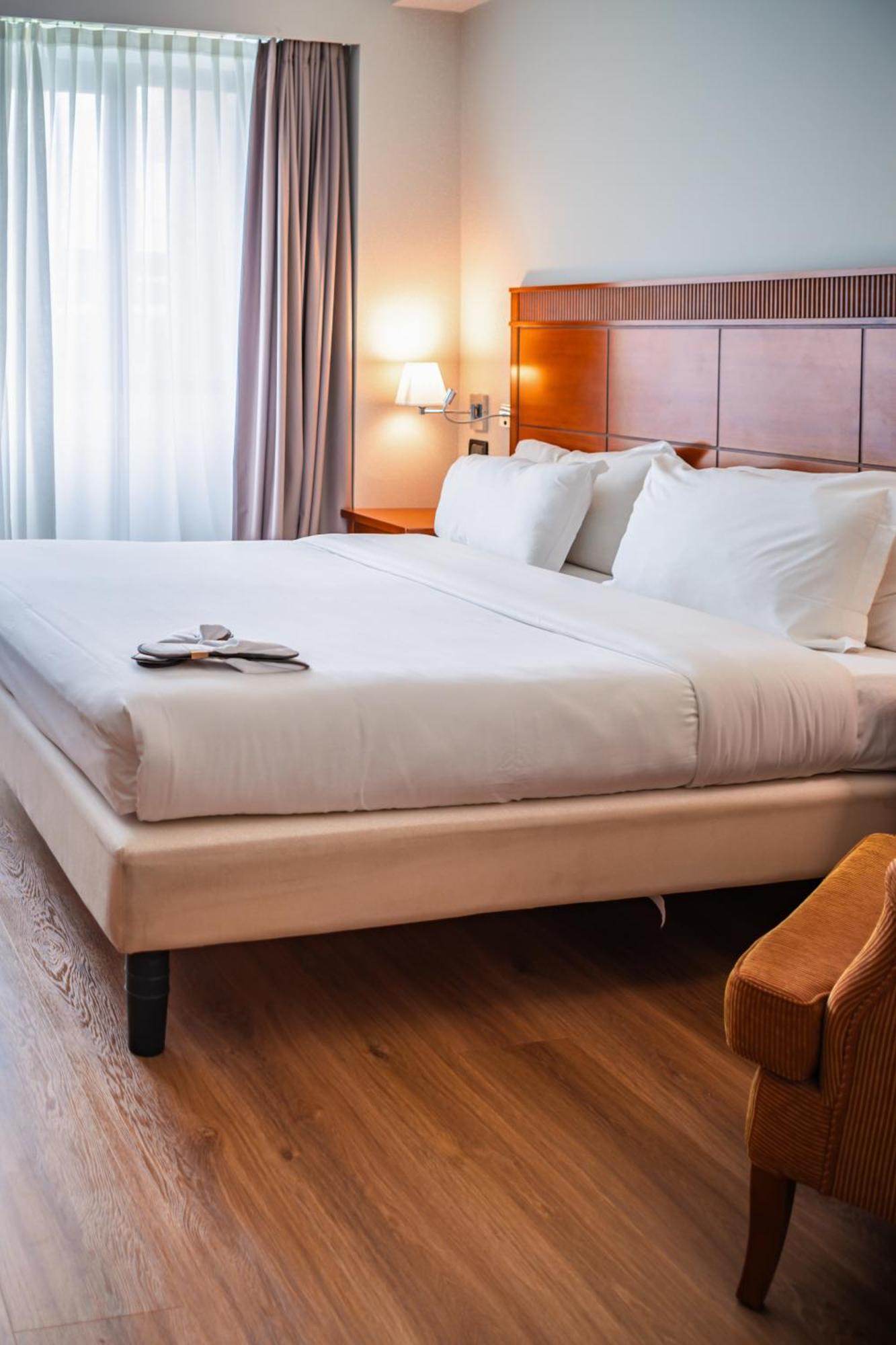 Mercure Leonardo da Vinci Rome Airport Fiumicino Esterno foto