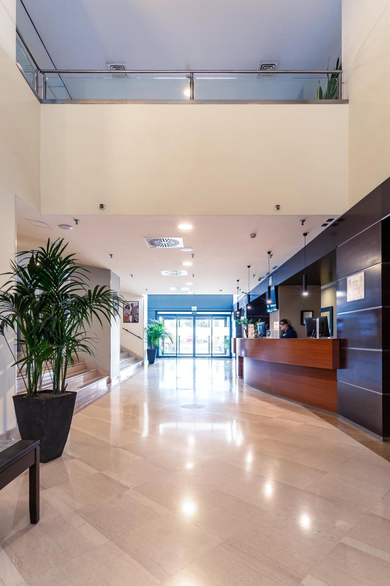 Mercure Leonardo da Vinci Rome Airport Fiumicino Esterno foto